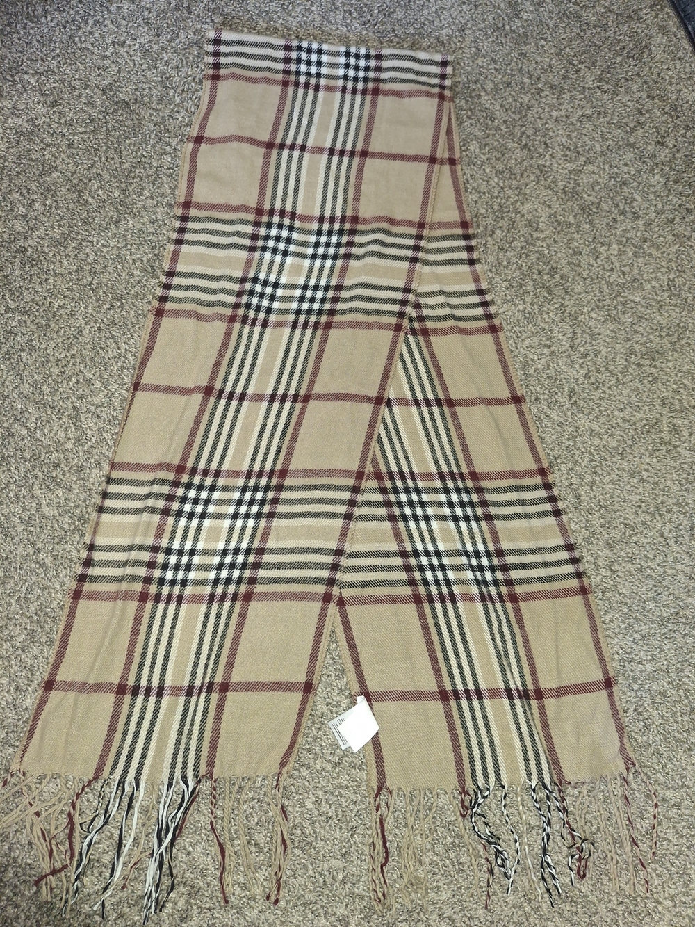 Classic Beige Plaid Women's Scarf - Neutral Tones